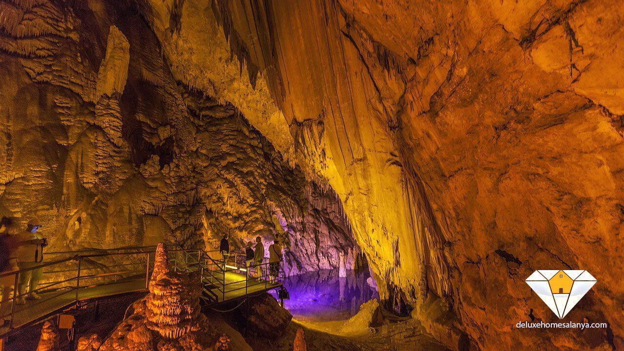 Naturlig grotta i Alanya